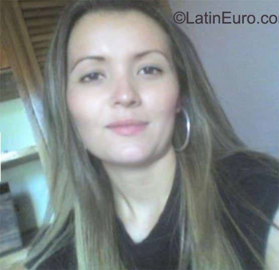 Date this hard body Colombia girl Diana from Bogota CO17935