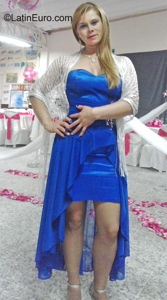 Date this fun Colombia girl Luz from Bogota CO17938