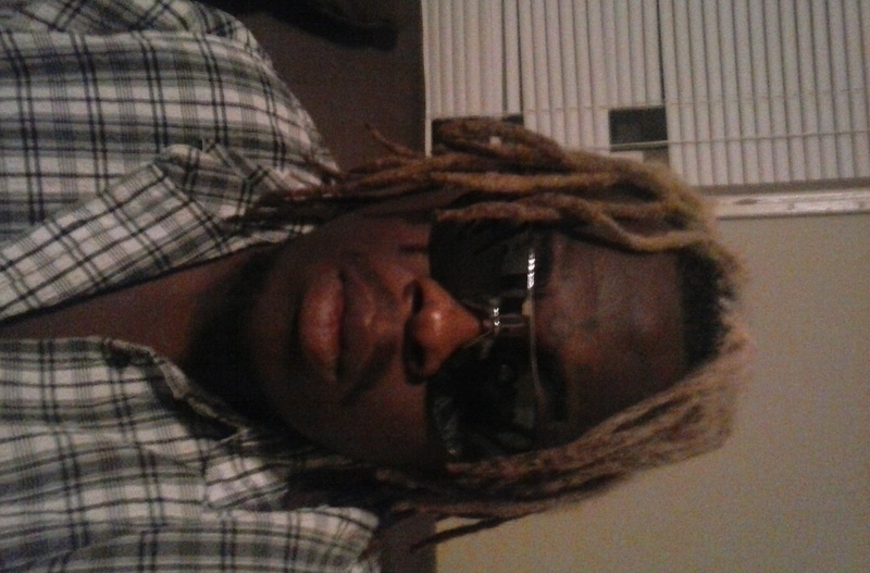 Date this gorgeous United States man Dwight from Greenville US16422