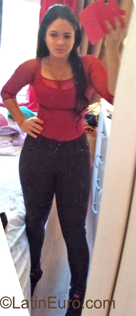 Date this cute Dominican Republic girl Stacy from Santo Domingo DO23101