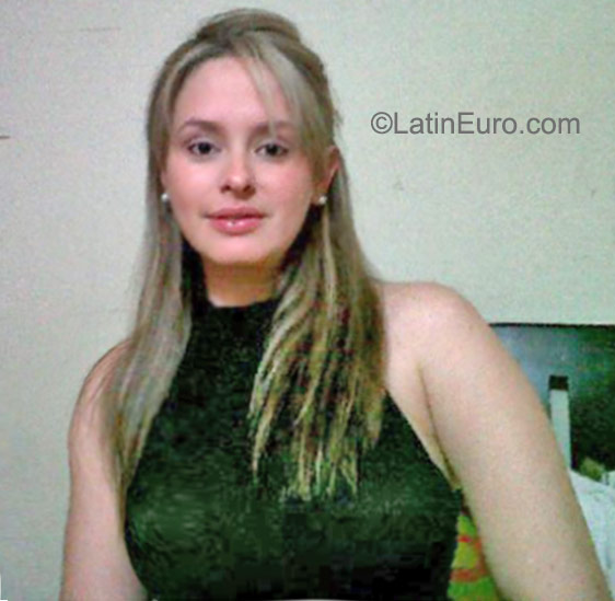Date this stunning Colombia girl Adriana from Bogota CO17956