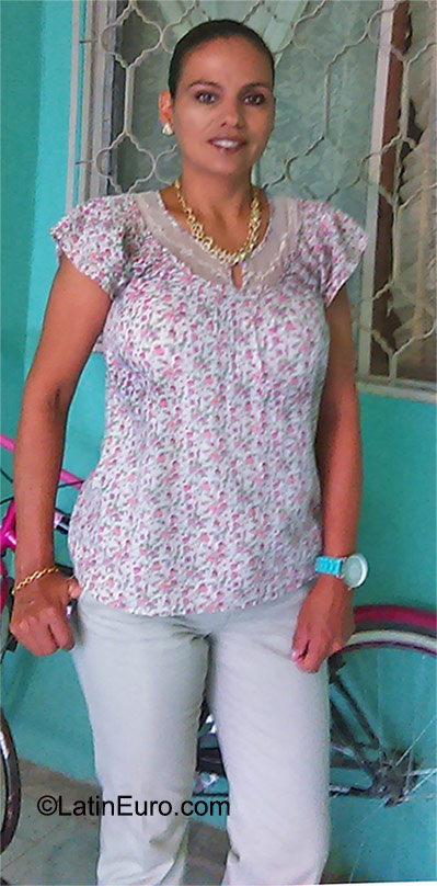 Date this foxy Mexico girl Cristina from Torreon MX1448
