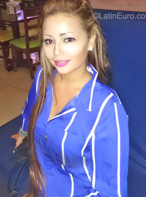 Date this pretty Panama girl Angie from Panama City PA688
