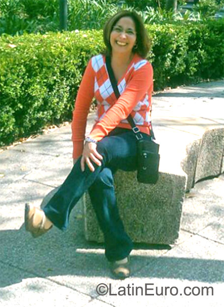 Date this foxy Mexico girl Lydia from Ciudad Juarez MX1452