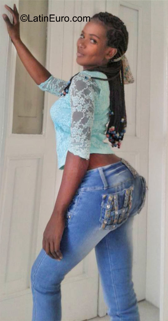 Date this cute Colombia girl Amy from Medellin CO17988