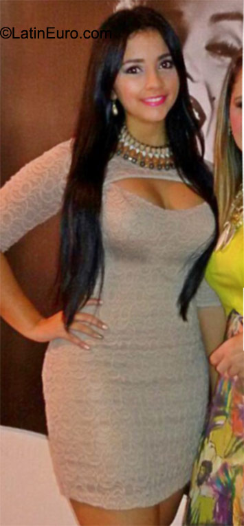 Date this sensual Colombia girl Jessica from Barranquilla CO18014