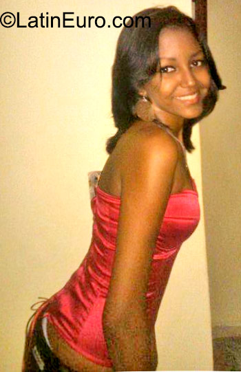 Date this cute Dominican Republic girl Kary from Santo Domingo DO23253
