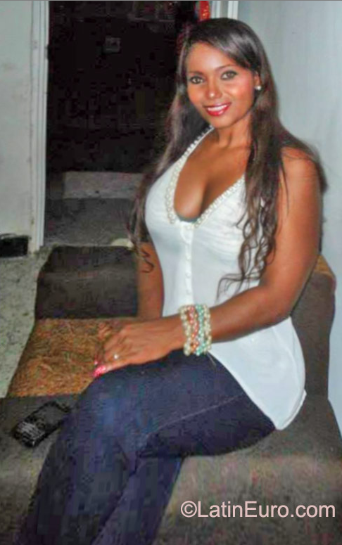 Date this beautiful Colombia girl Nidia patricia from cali-valle CO18400