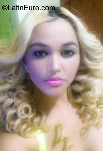 Date this athletic Dominican Republic girl Carole from Santo Domingo DO23271