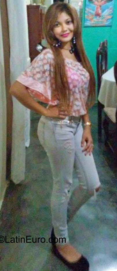 Date this pretty Dominican Republic girl Mariannely from Santo Domingo DO23330