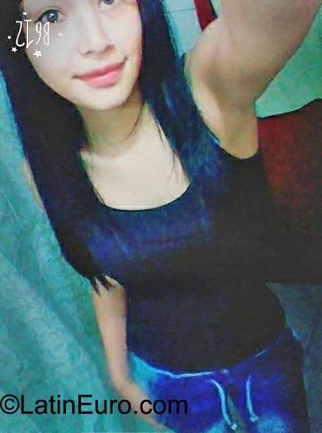 Date this exotic Colombia girl Alejandra from Bogota CO18071