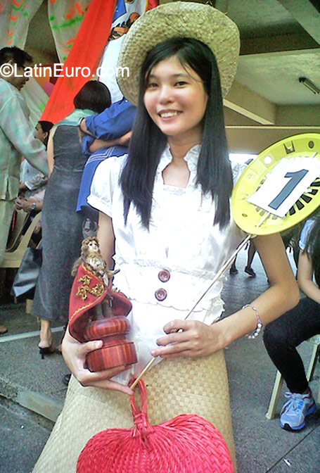 Date this beautiful Philippines girl Nicole from Manila PH820