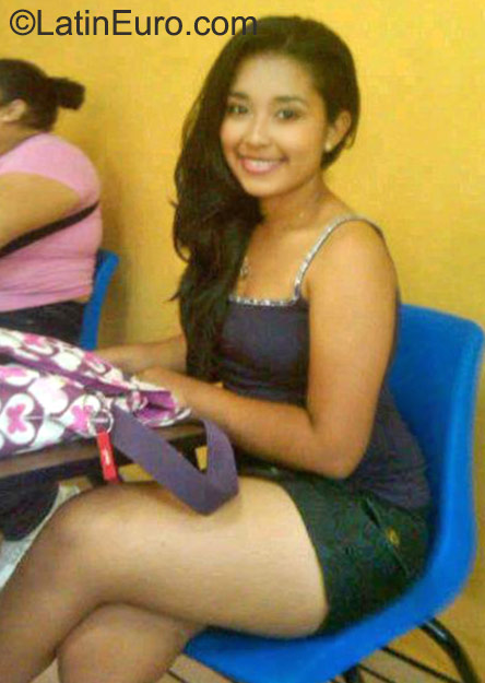 Date this young Panama girl Nicole from Panama City PA706