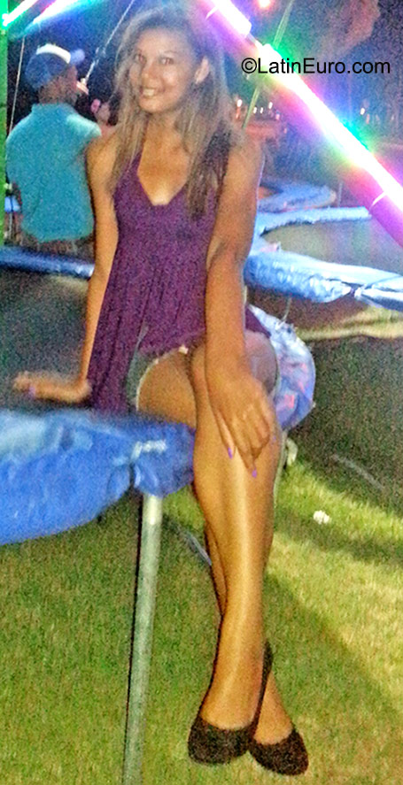 Date this passionate Dominican Republic girl Frenis from Santiago DO23431