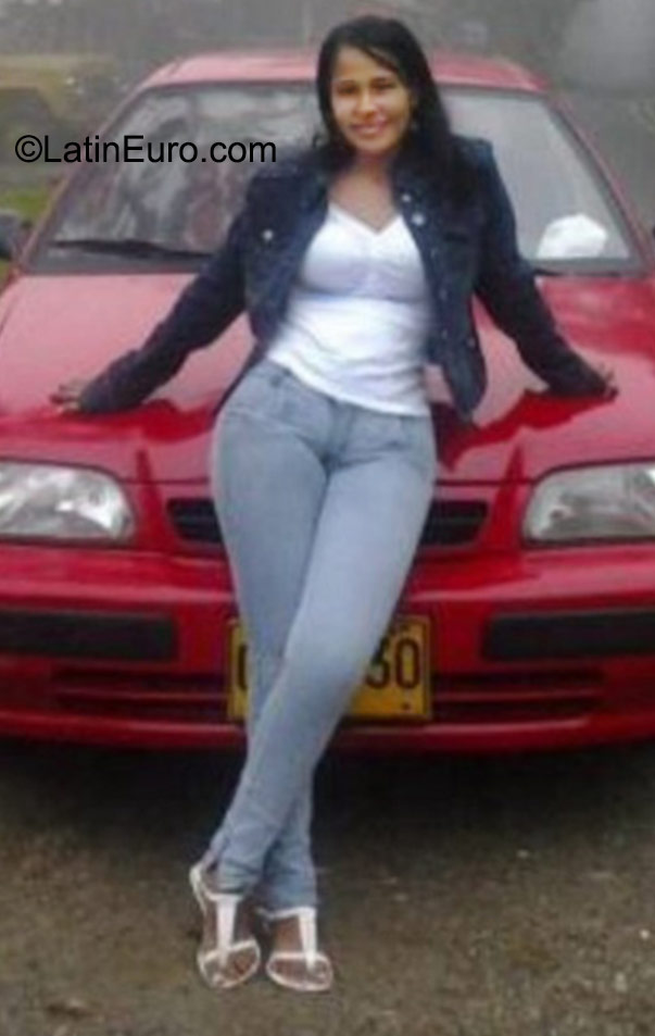 Date this beautiful Colombia girl Shiliticia from Cali CO18101