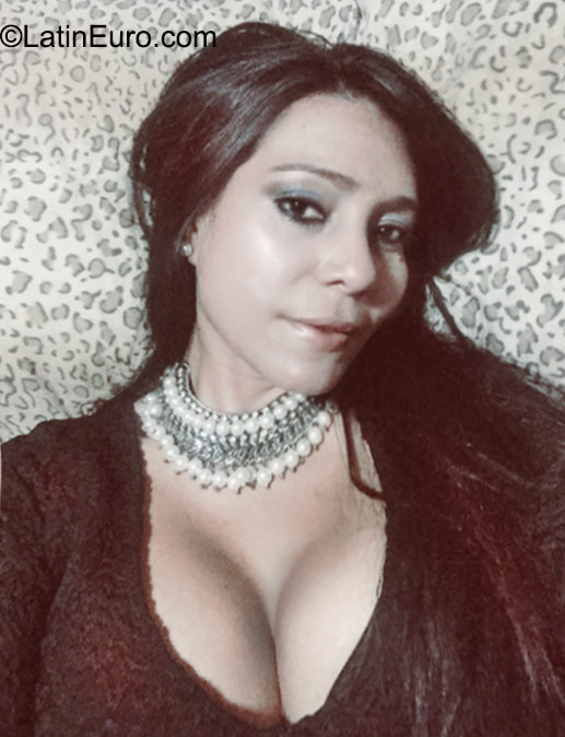 Date this hot Panama girl Gabriela from Panama City PA717