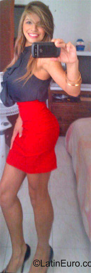 Date this sultry Colombia girl Sofia from Barranquilla CO18264