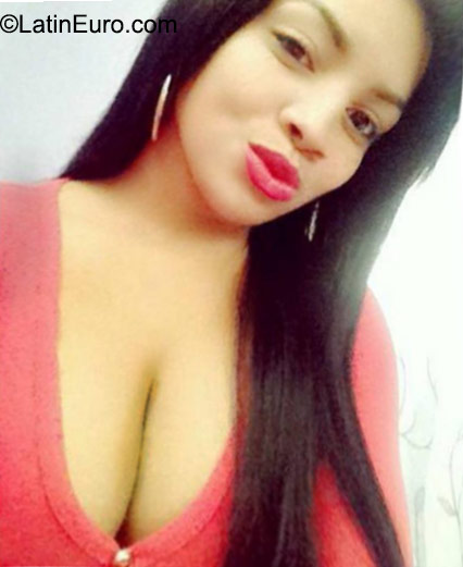 Date this passionate Dominican Republic girl Veronica from Santiago DO23476