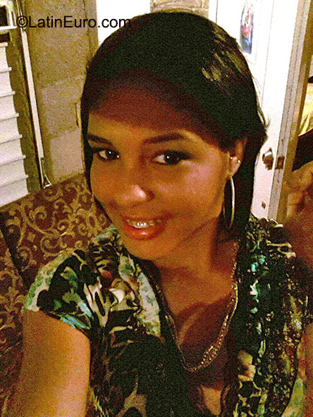 Date this exotic Dominican Republic girl Laramar from Santo Domingo DO23480