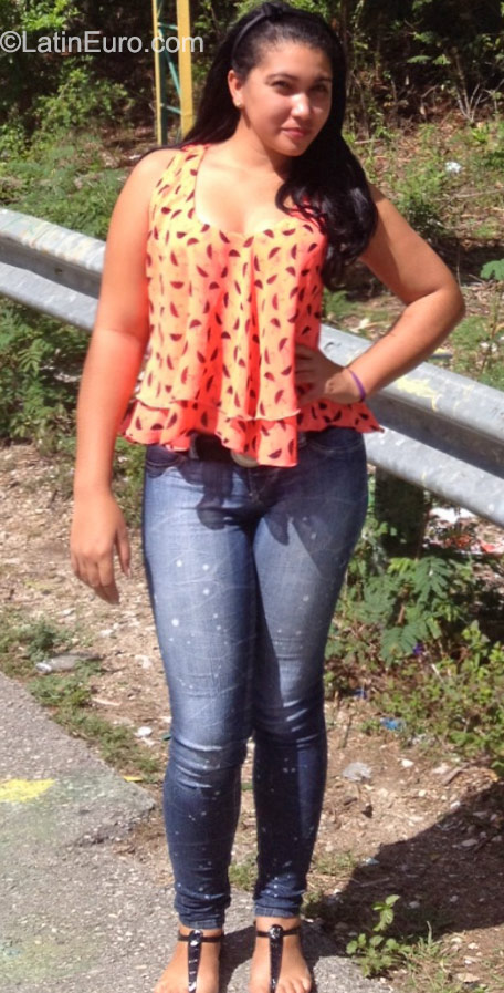 Date this nice looking Dominican Republic girl Perla from Santiago DO23503