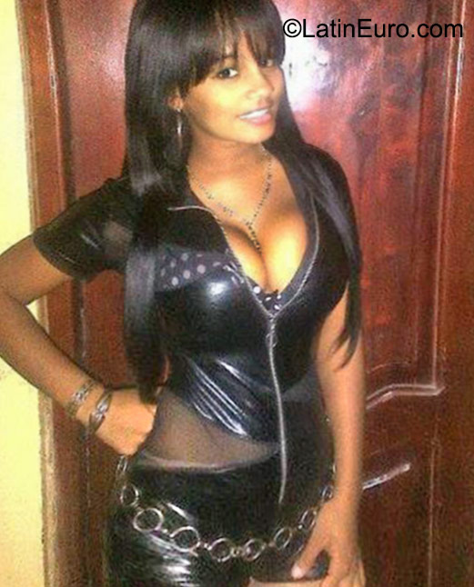 Date this attractive Dominican Republic girl Brenda from Santo Domingo DO23506