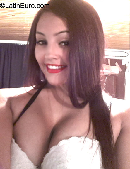Date this tall Colombia girl Camila from Manizales CO18130