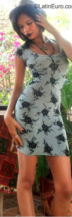 Date this attractive Dominican Republic girl Cielo from Santiago DO23523