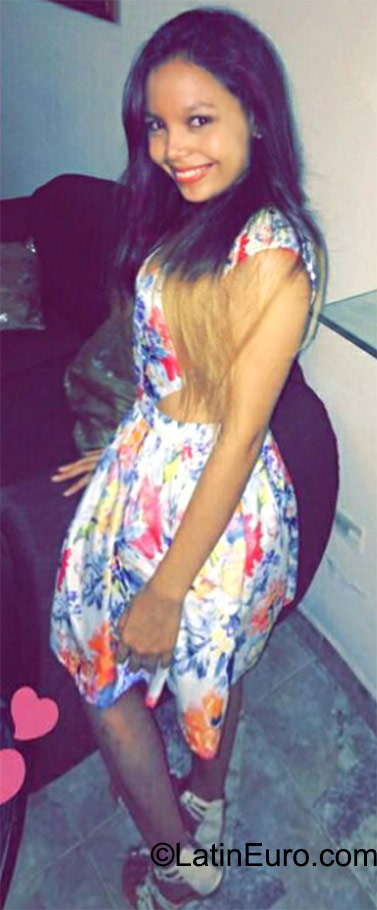 Date this voluptuous Colombia girl Andrea from Santa Marta CO18140