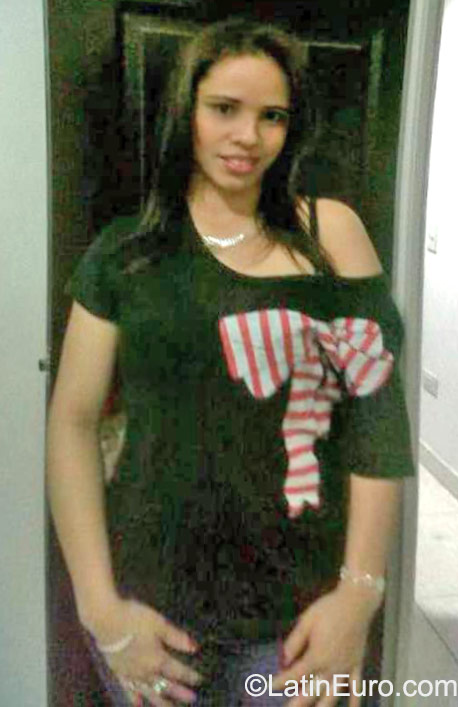 Date this gorgeous Colombia girl Ana Maria from Bogota CO18146