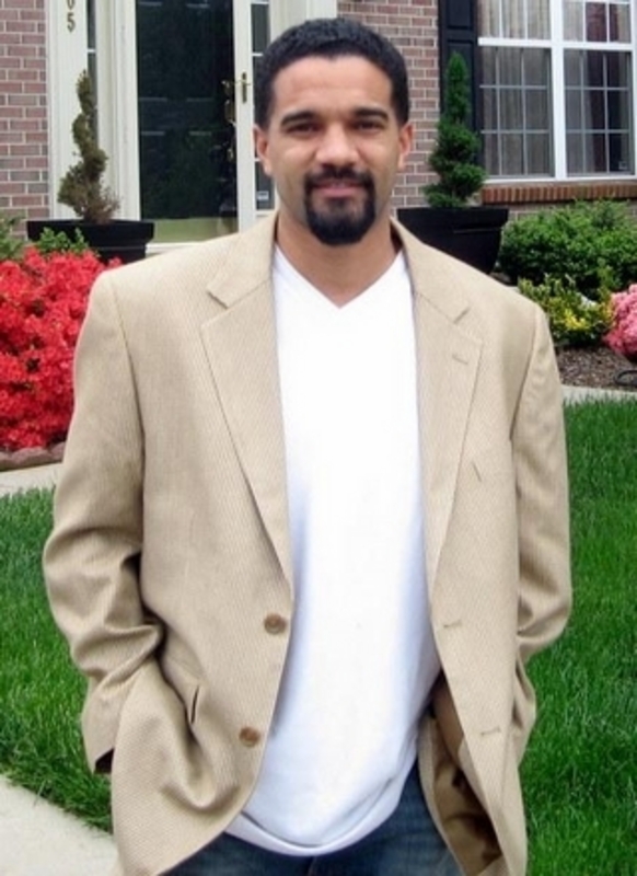 Date this exotic Bermuda man EXOTICLOVER from Hamilton BM32