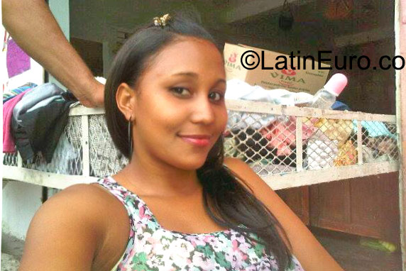 Date this hot Dominican Republic girl Nathaly from Santo Domingo DO23638