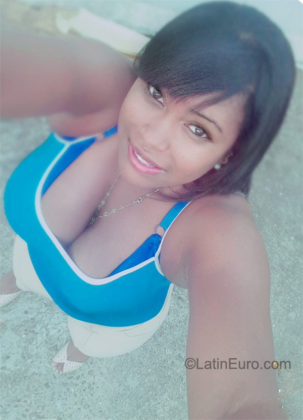 Date this sultry Panama girl Cereziita from Panama City PA732