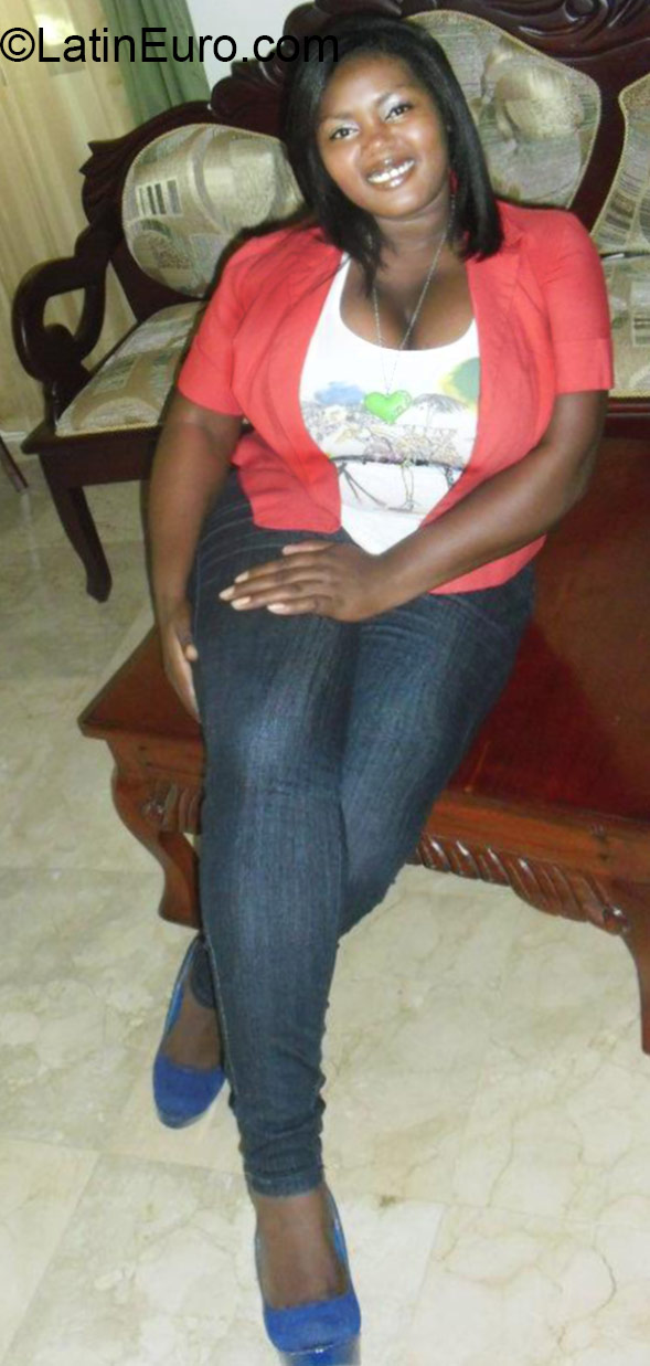 Date this passionate Dominican Republic girl Dinora from Santo Domingo DO23708