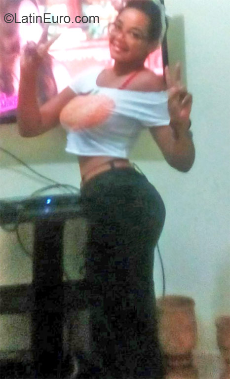 Date this cute Dominican Republic girl Eunias from Santo Domingo DO23750