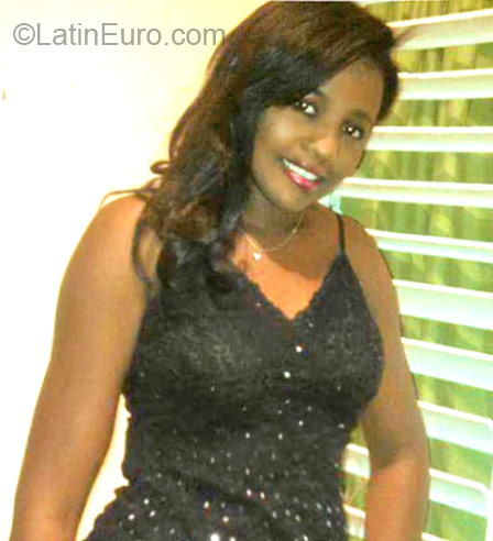 Date this pretty Dominican Republic girl Virtedes from santo domimgo DO23775