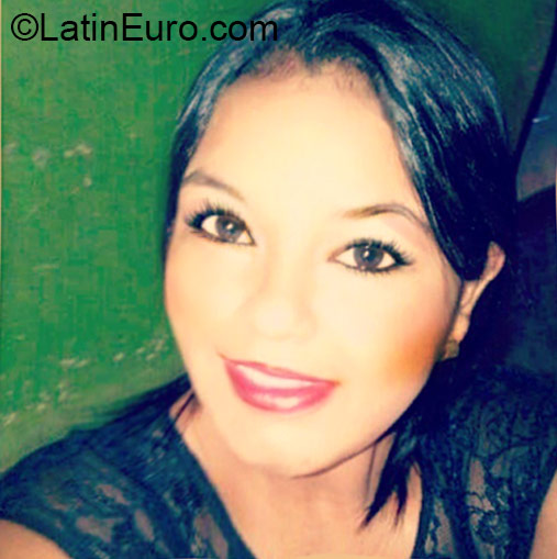 Date this sultry Colombia girl Isha from barrancas CO18241
