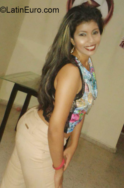 Date this sensual Colombia girl Kelly from Barranquilla CO18247