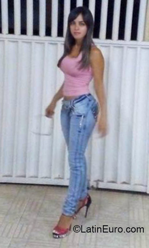 Date this attractive Brazil girl Micarlia from Ocidental BR9502
