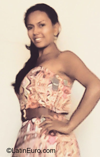 Date this sensual Colombia girl Maria from Cali CO18263