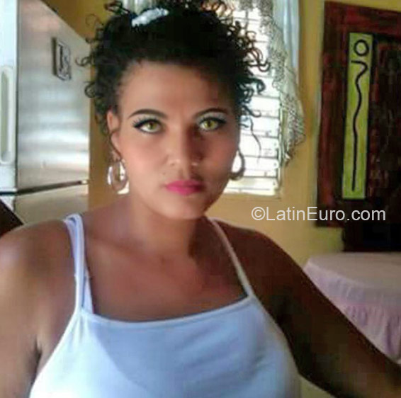 Date this hot Dominican Republic girl Lucy from Santo Domingo DO23926