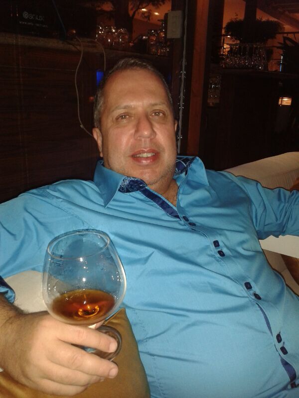 Date this tall Uruguay man Jorge from Montevideo US16719