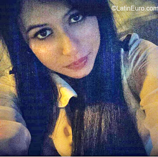 Date this tall Colombia girl Geraldine from Cali CO18300