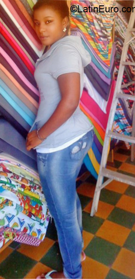Date this hot Colombia girl Marcela from Medellin CO18301