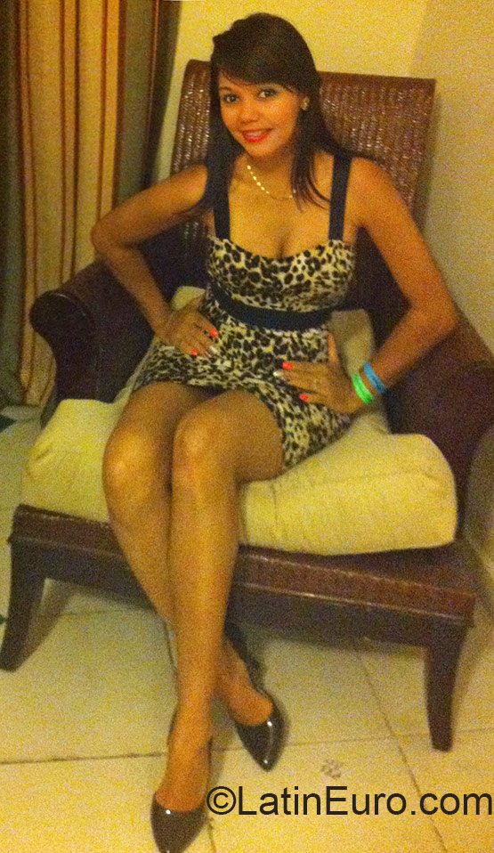 Date this georgeous Dominican Republic girl Esteph from Santo Domingo DO23999