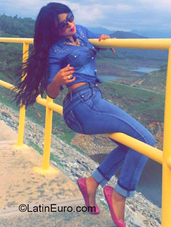 Date this sensual Dominican Republic girl Rubi from Santiago DO24044