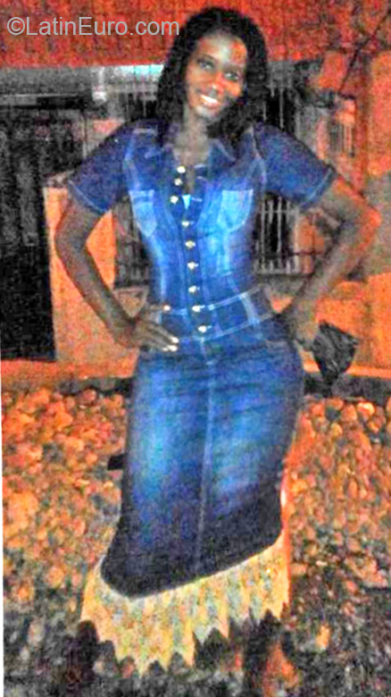 Date this cute Colombia girl Karina from Cali CO18762