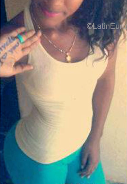 Date this athletic Dominican Republic girl Brengalis from Santo Domingo DO24079