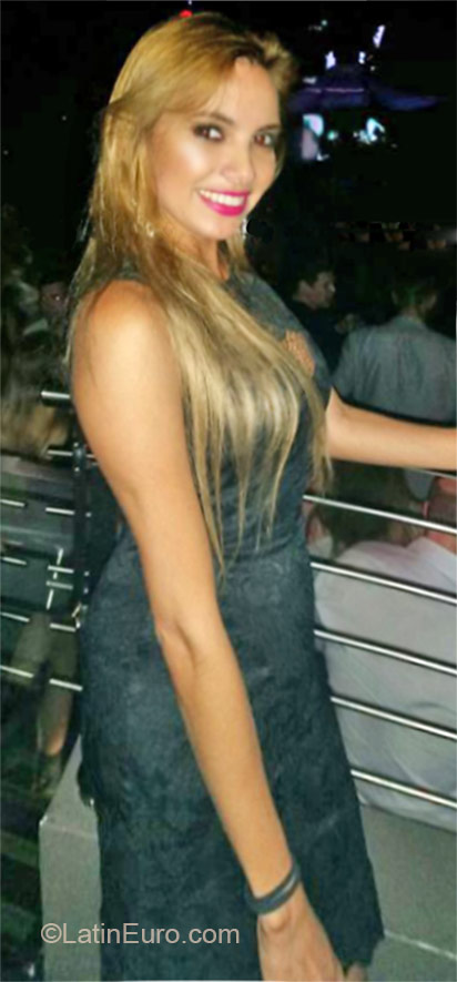 Date this passionate Colombia girl Natalia from Bogota CO18348