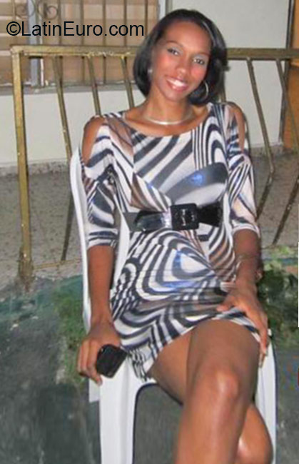 Date this pretty Dominican Republic girl Yanaidy from Samana DO24112