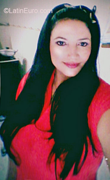 Date this stunning Colombia girl Lina from Barranquilla CO18359